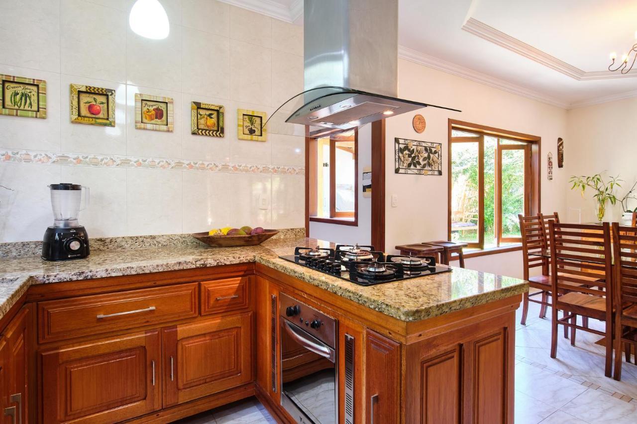 Casa Petunia Com Ar E Piscina Perto Do Centro Villa Araquari Dış mekan fotoğraf
