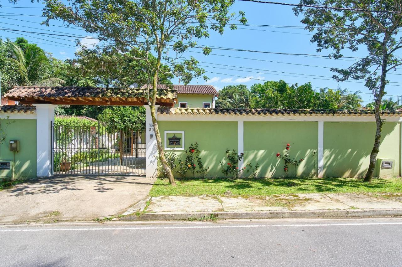 Casa Petunia Com Ar E Piscina Perto Do Centro Villa Araquari Dış mekan fotoğraf