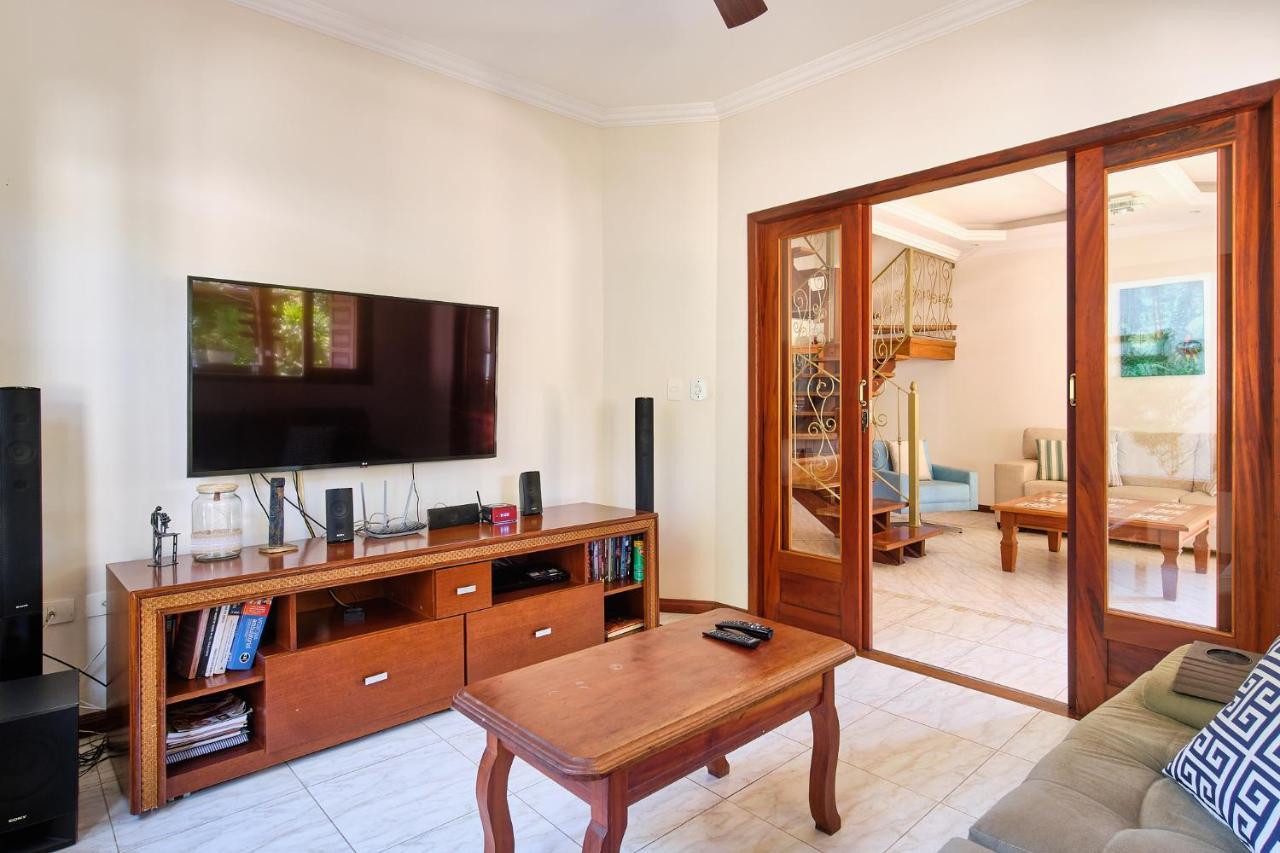 Casa Petunia Com Ar E Piscina Perto Do Centro Villa Araquari Dış mekan fotoğraf